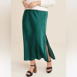2/$35 NWT Maurice’s Green Sarin Skirt 2X